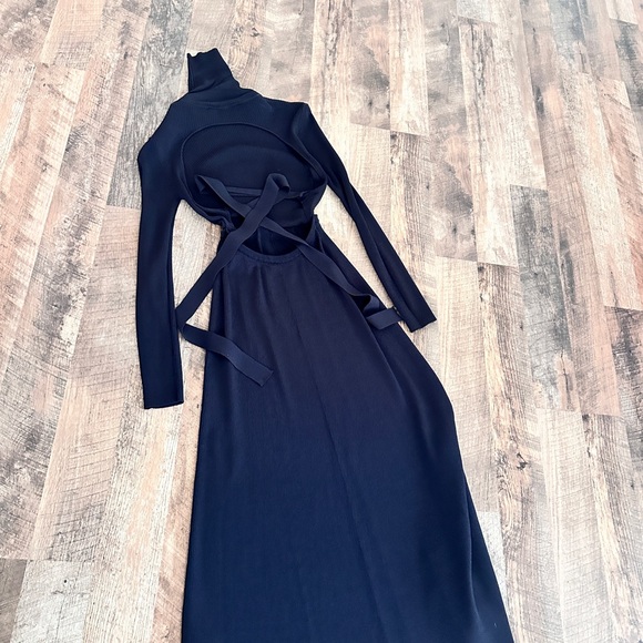 Knit Zara dress with open back size S - Picture 2 of 5